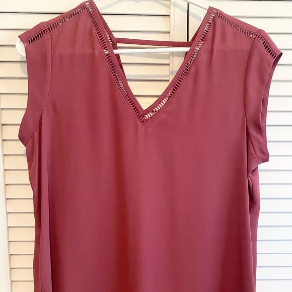 D2 berry colored work top - Picture 1 of 2